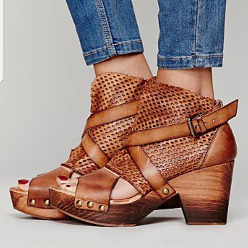 Free People Rendering Leather Clogs - Picture 11 of 11